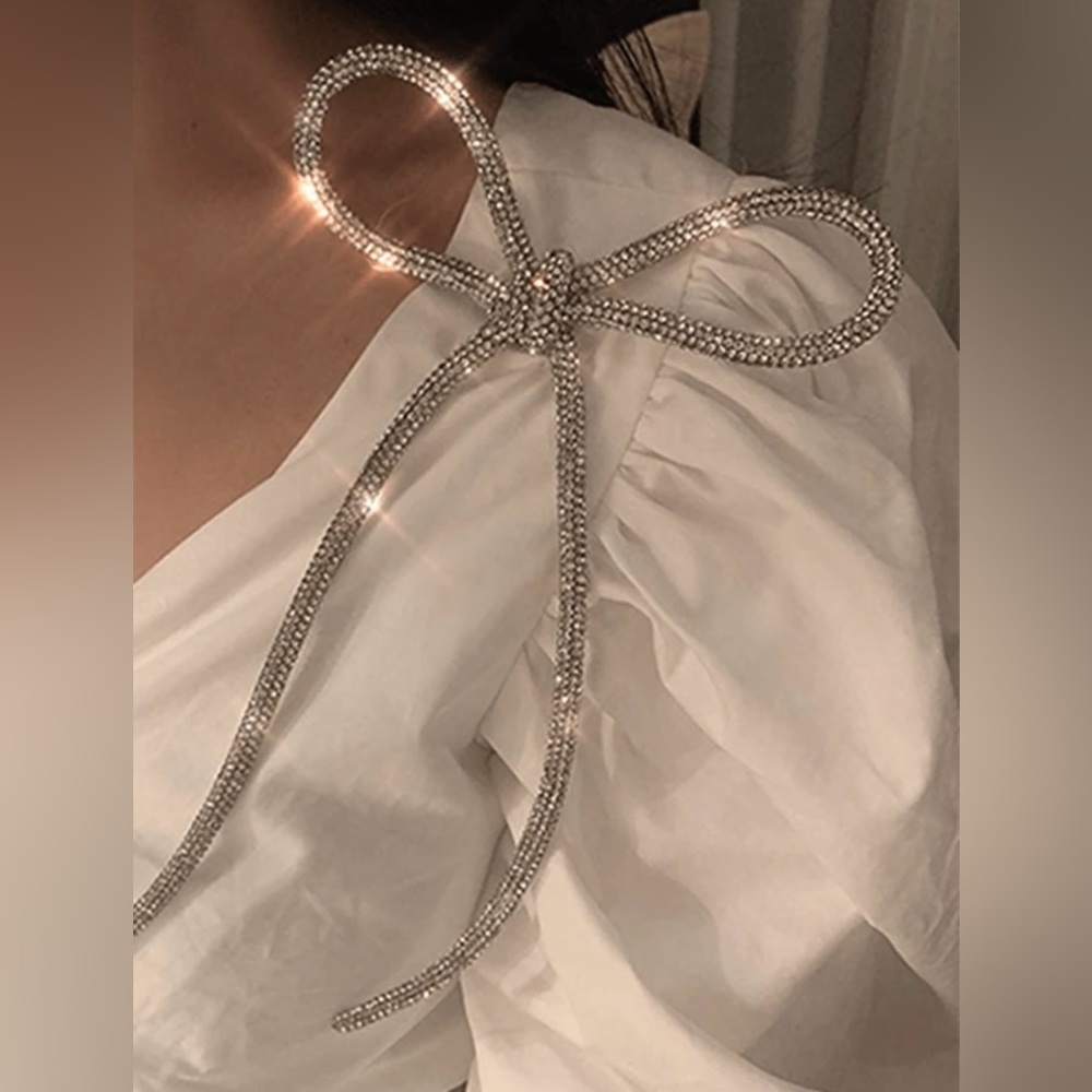 Silver & White Crystal Bow Tie Pin | Sophisticated Rhinestone Brooch | New - Picture 2 of 4
